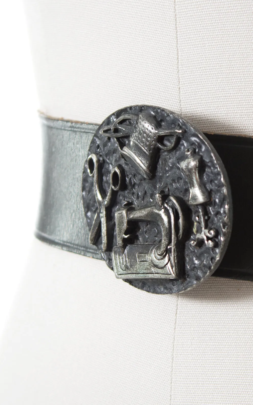1950s Calderon Sewing Novelty Leather Cinch Belt | small