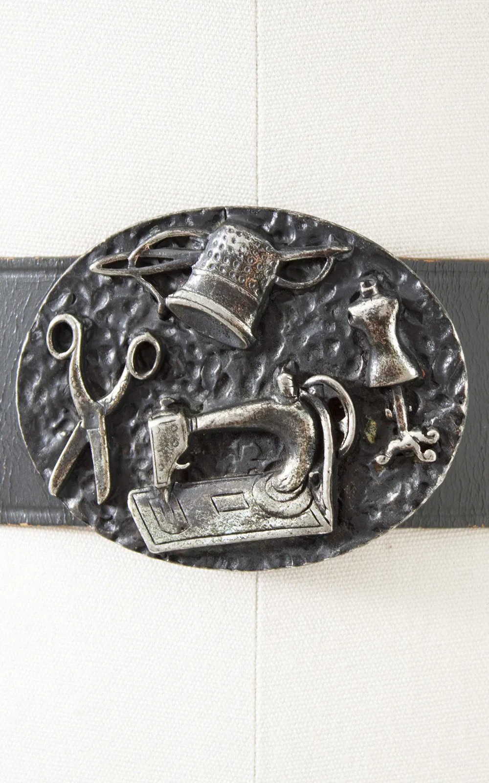 1950s Calderon Sewing Novelty Leather Cinch Belt | small